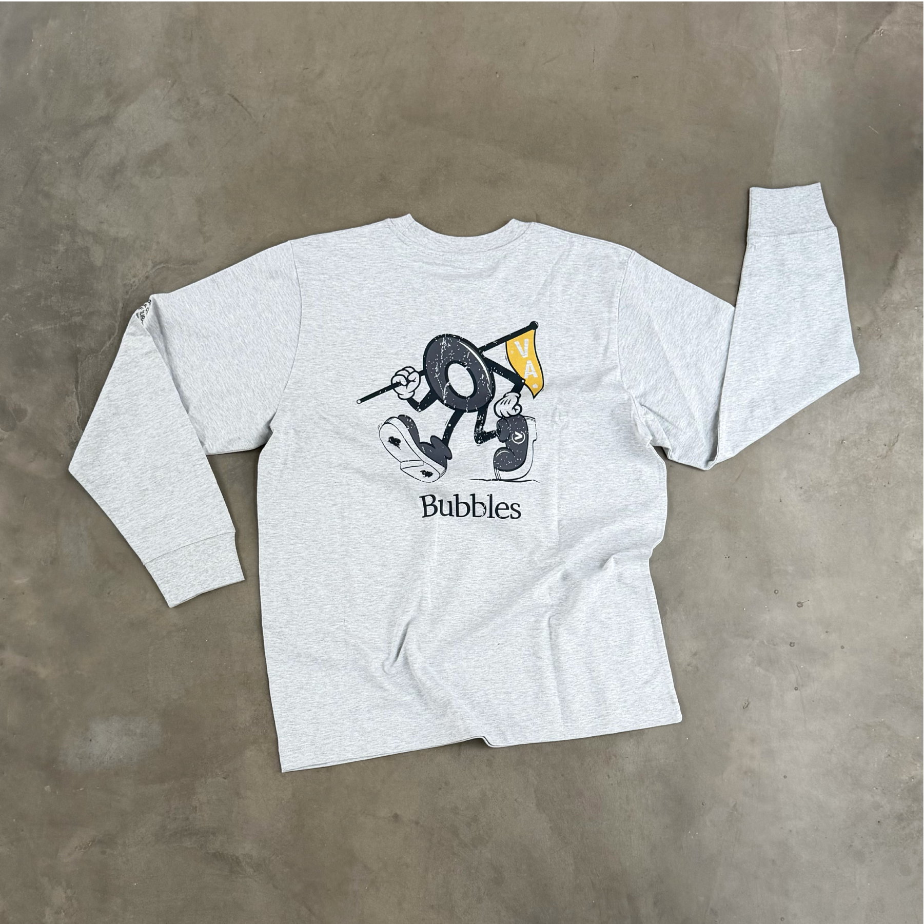 "O" LONGSLEEVE LIGHT GREY